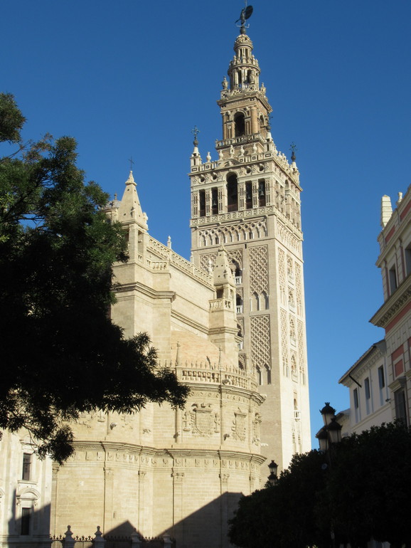 De toren van de kathedraal van Sevilla